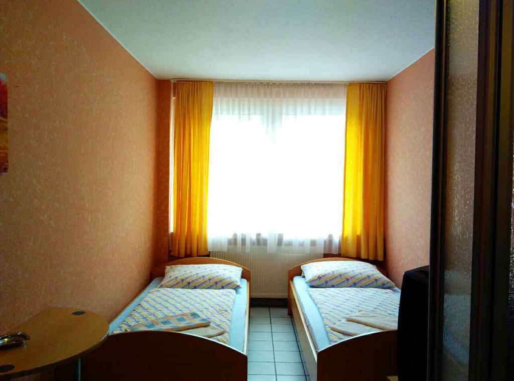 Hotel Yans Oberhausen  Rom bilde
