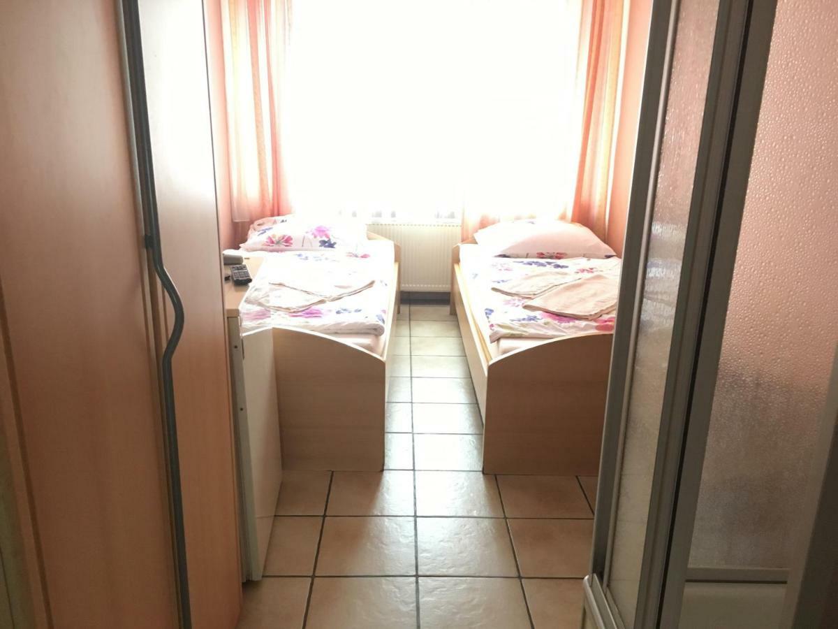 Hotel Yans Oberhausen  Eksteriør bilde